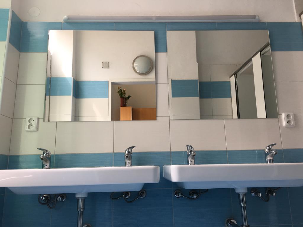 Chichilli Hostel Відень Екстер'єр фото