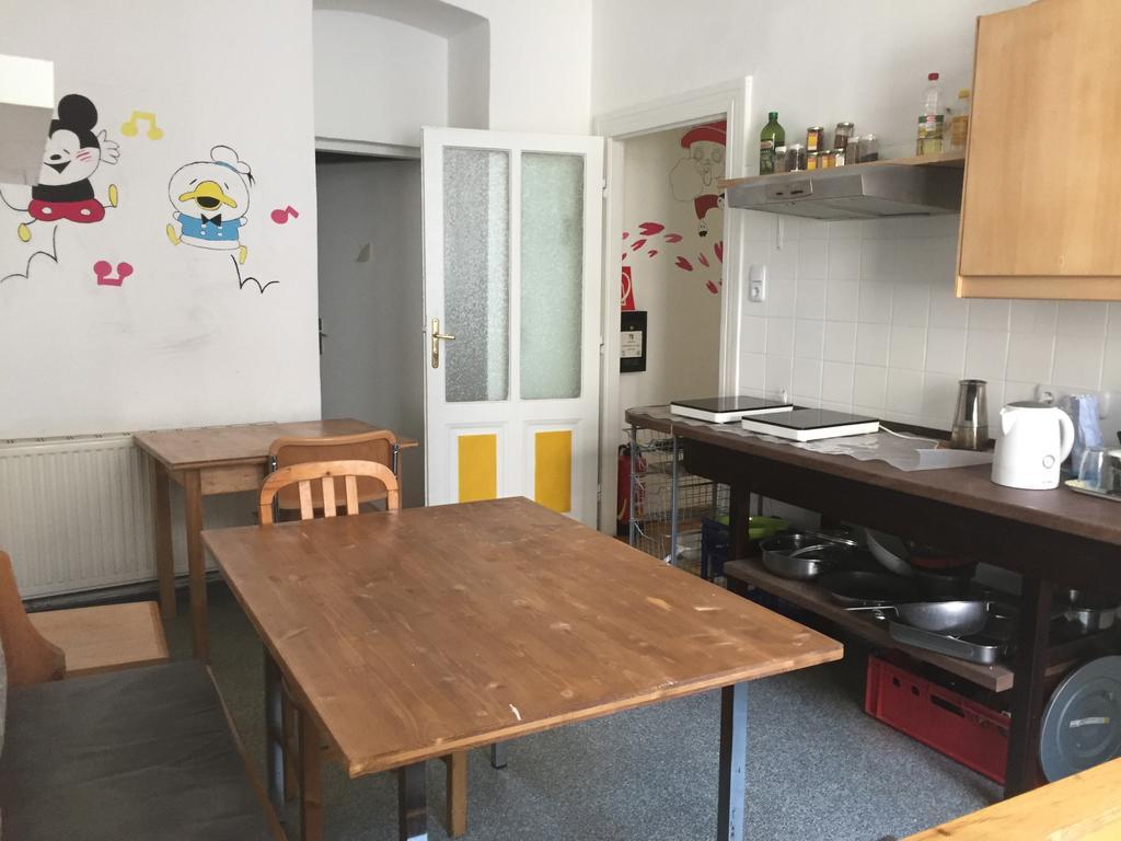 Chichilli Hostel Відень Екстер'єр фото