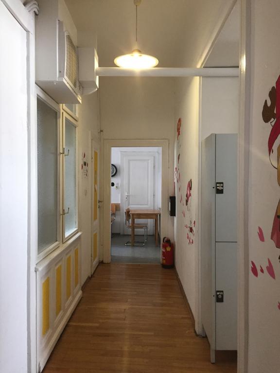 Chichilli Hostel Відень Екстер'єр фото