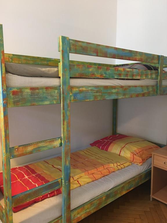 Chichilli Hostel Відень Екстер'єр фото