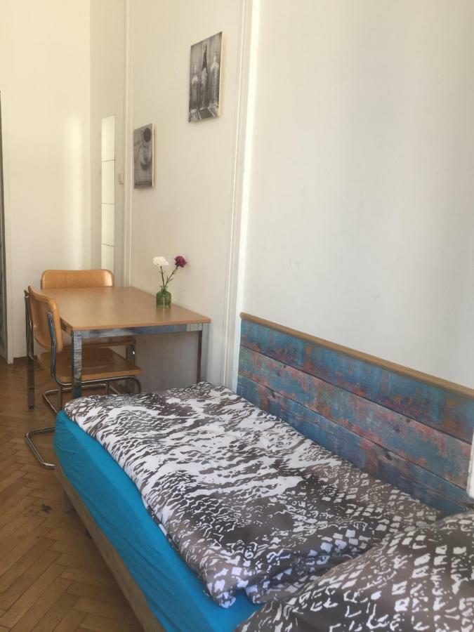 Chichilli Hostel Відень Екстер'єр фото